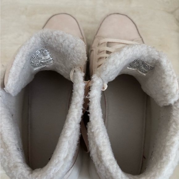 Skechers Lite Weight Tie up Boots - Natural Blush Color - Size 8.5 Wide - Picture 3 of 6